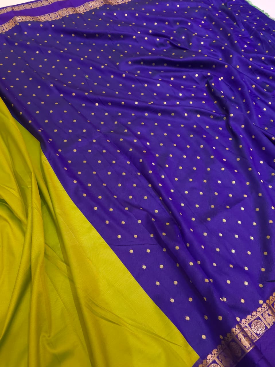 Eyecapthear Soft Gadwal Silk Saree