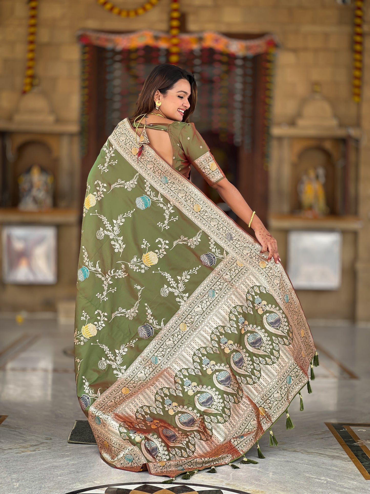 Mehendi Banarasi Silk Saree with Intricate Zari Work