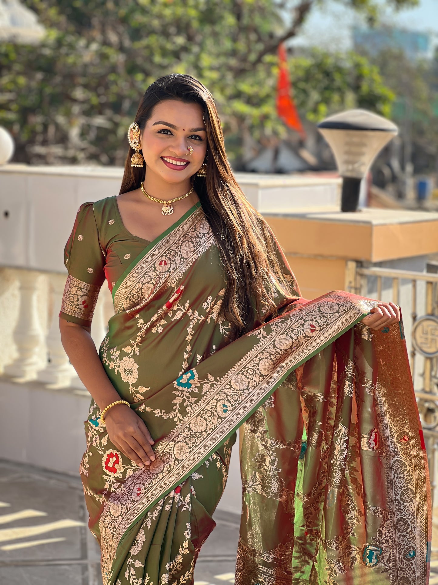Mehendi Banarasi Silk Saree with Intricate Zari Work