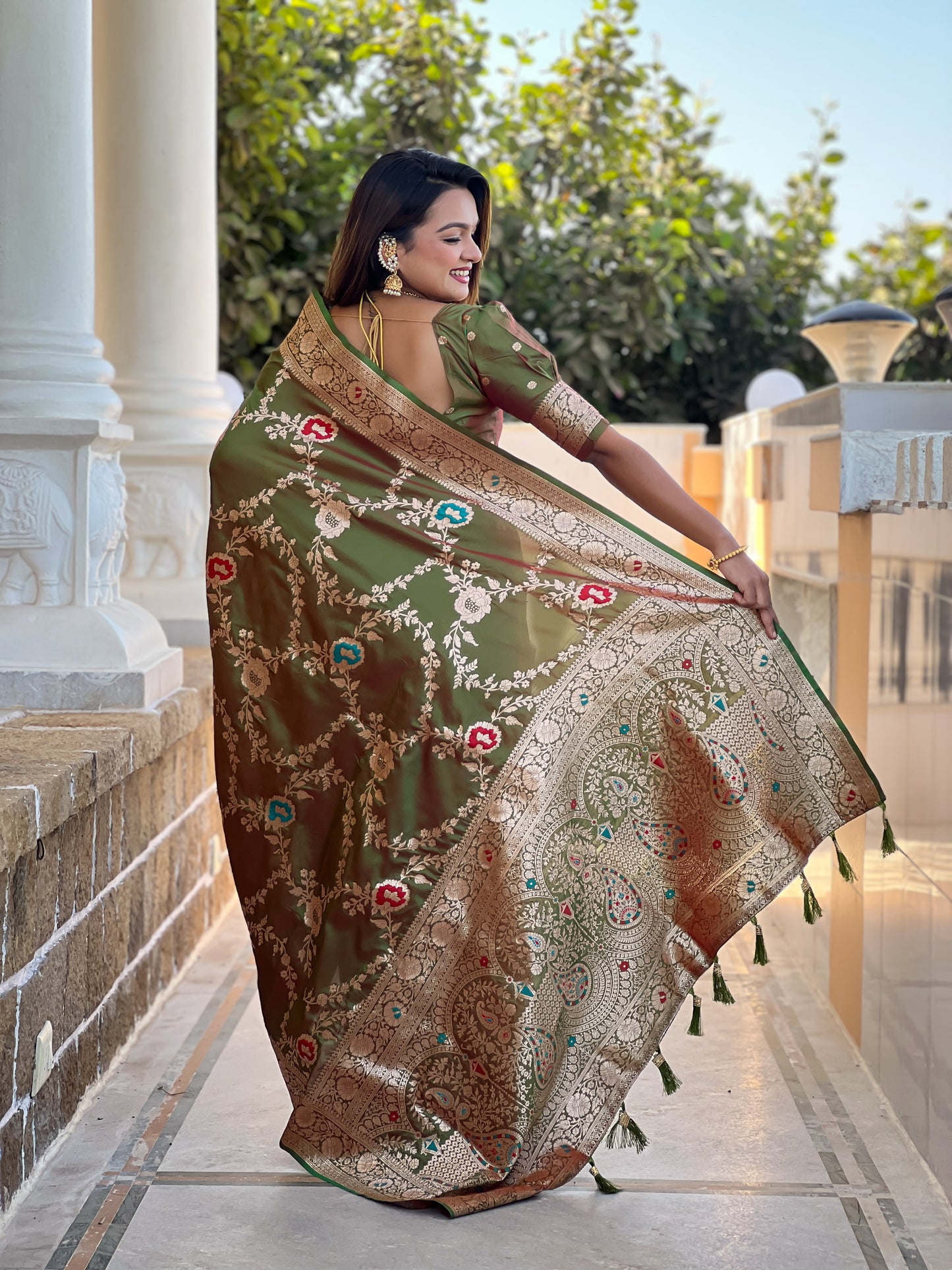 Mehendi Banarasi Silk Saree with Intricate Zari Work