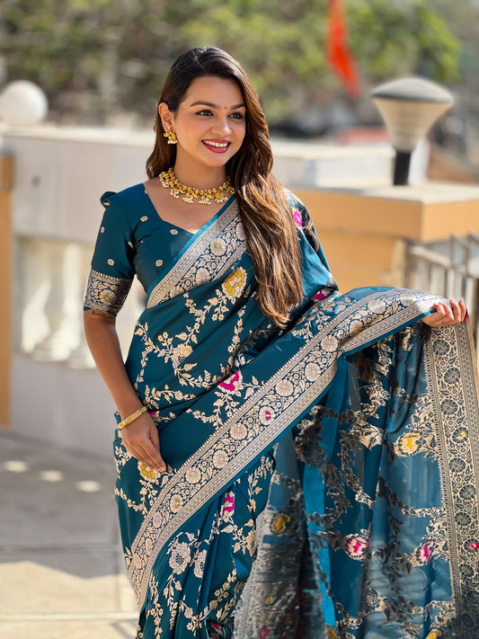 Morpich Banarasi Silk Saree with Intricate Zari Work