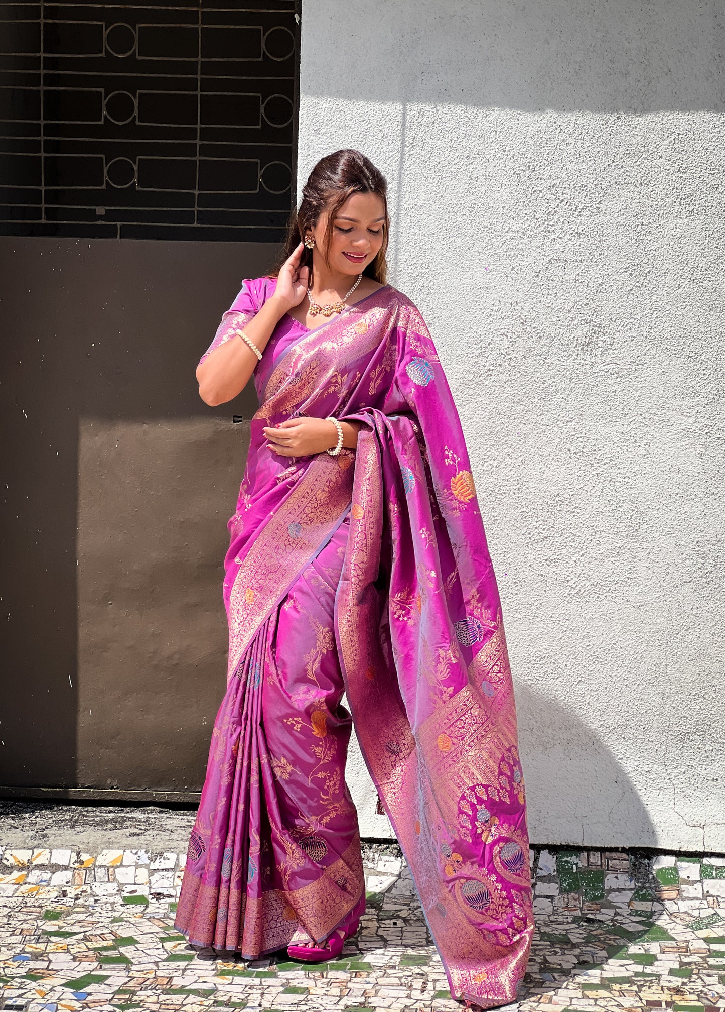 Onion Banarasi Silk Saree with Intricate Zari Work