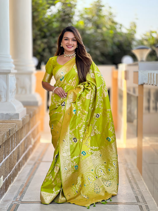 Perrot Green Banarasi Silk Saree with Intricate Zari Work