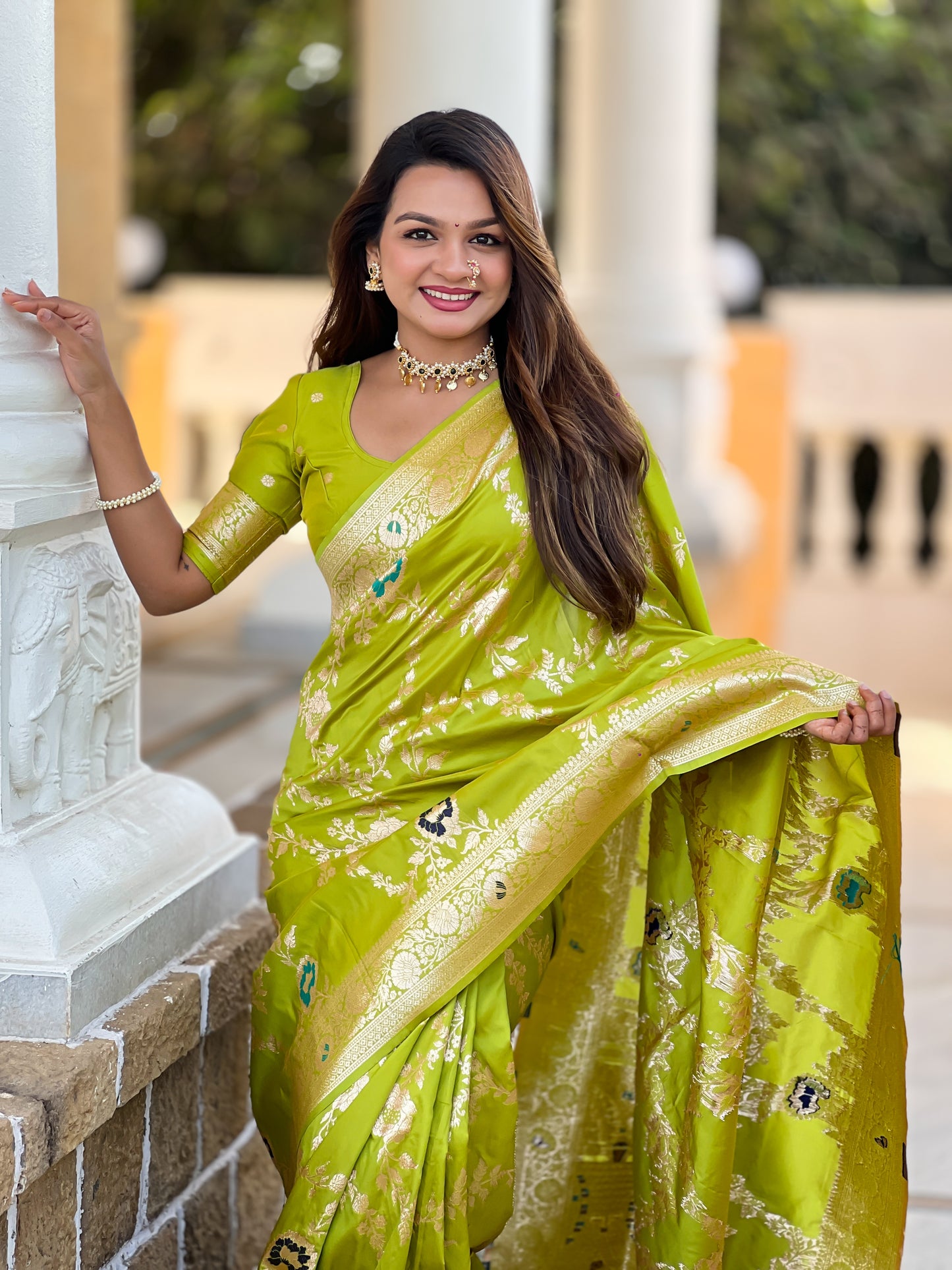Perrot Green Banarasi Silk Saree with Intricate Zari Work