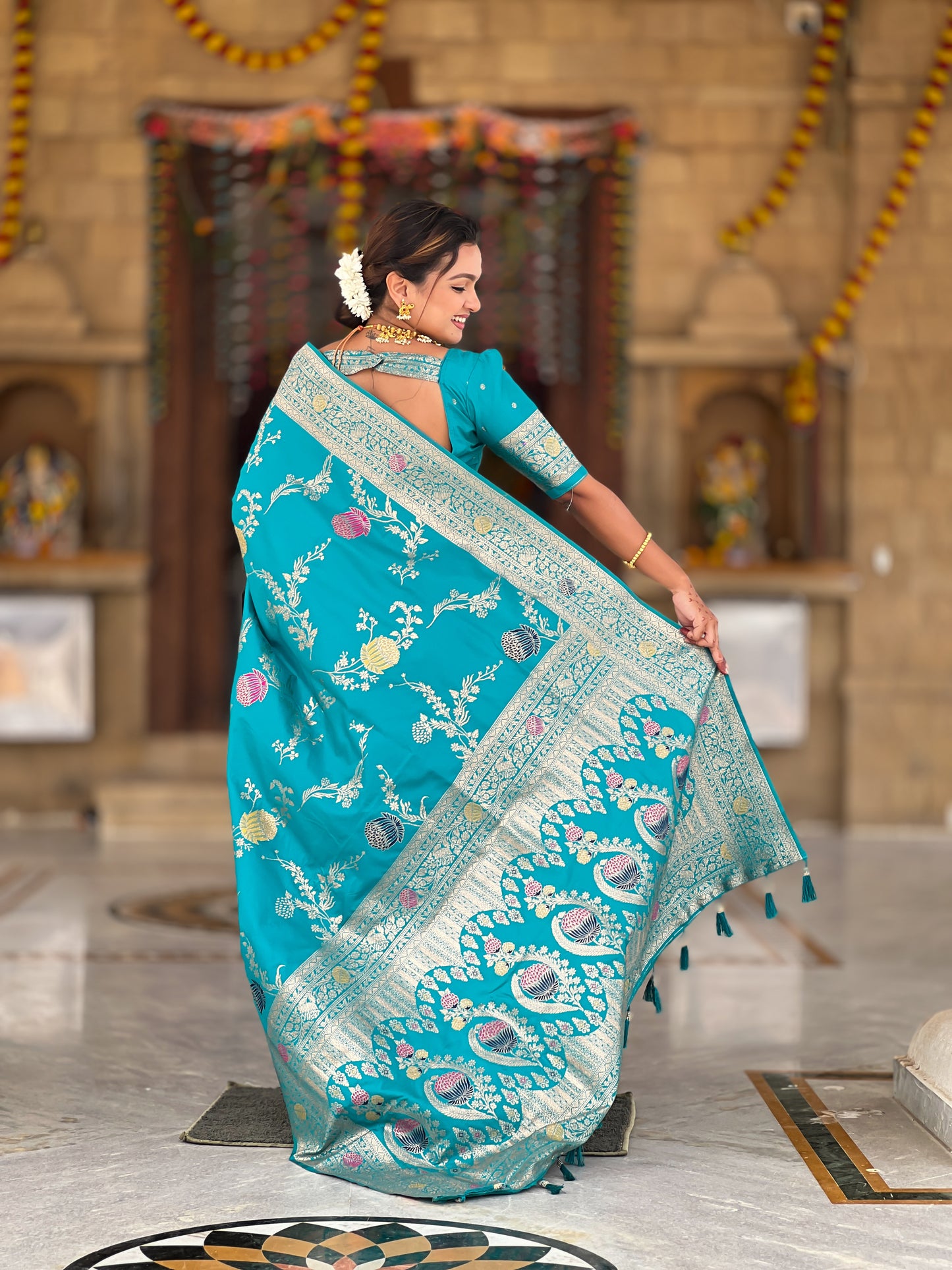 Rama Banarasi Silk Saree with Intricate Zari Work