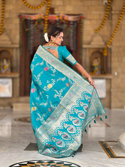 Rama Banarasi Silk Saree with Intricate Zari Work