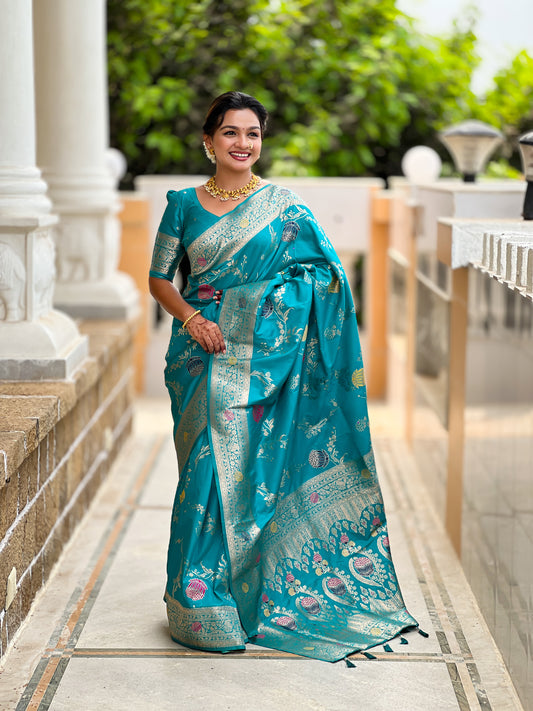 Rama Banarasi Silk Saree with Intricate Zari Work