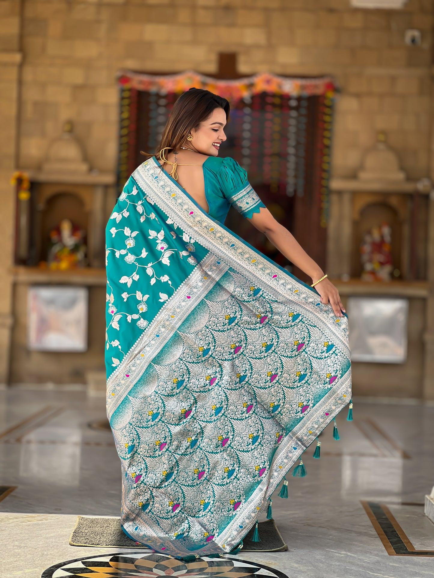 Rama Banarasi Silk Saree with Intricate Zari Work