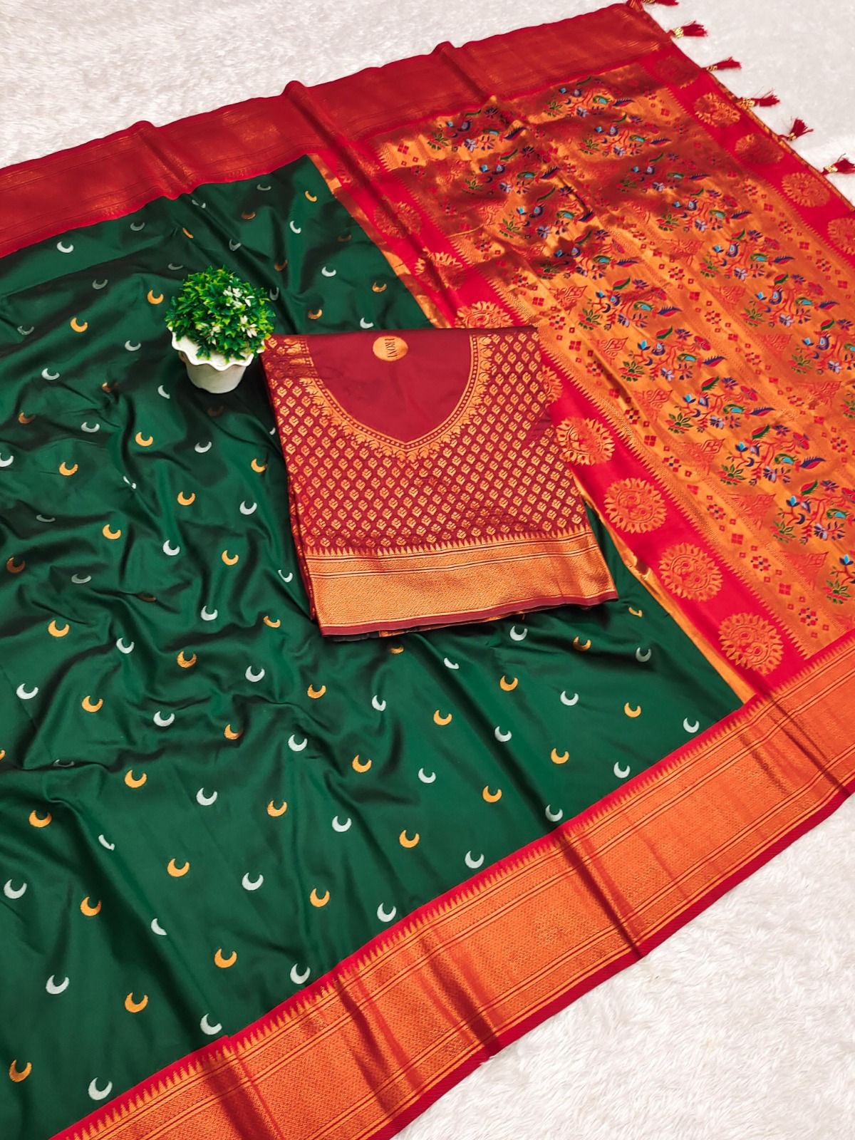 Dark Green Pure Silk Chandrakor Paithani Saree