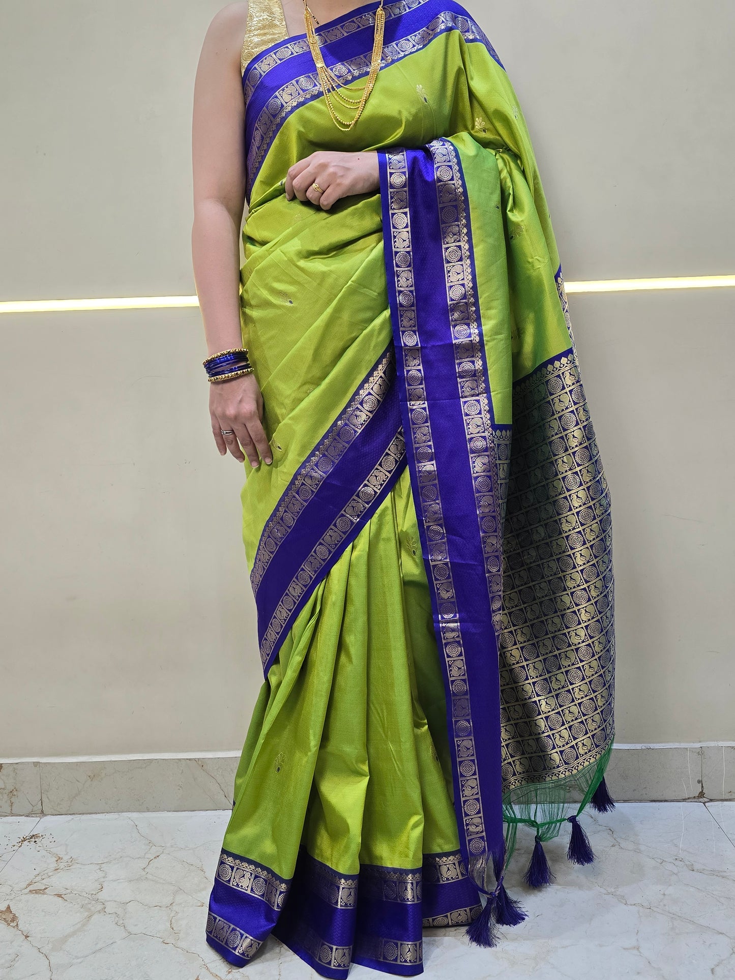 Eyecapthear Soft Gadwal Silk Saree